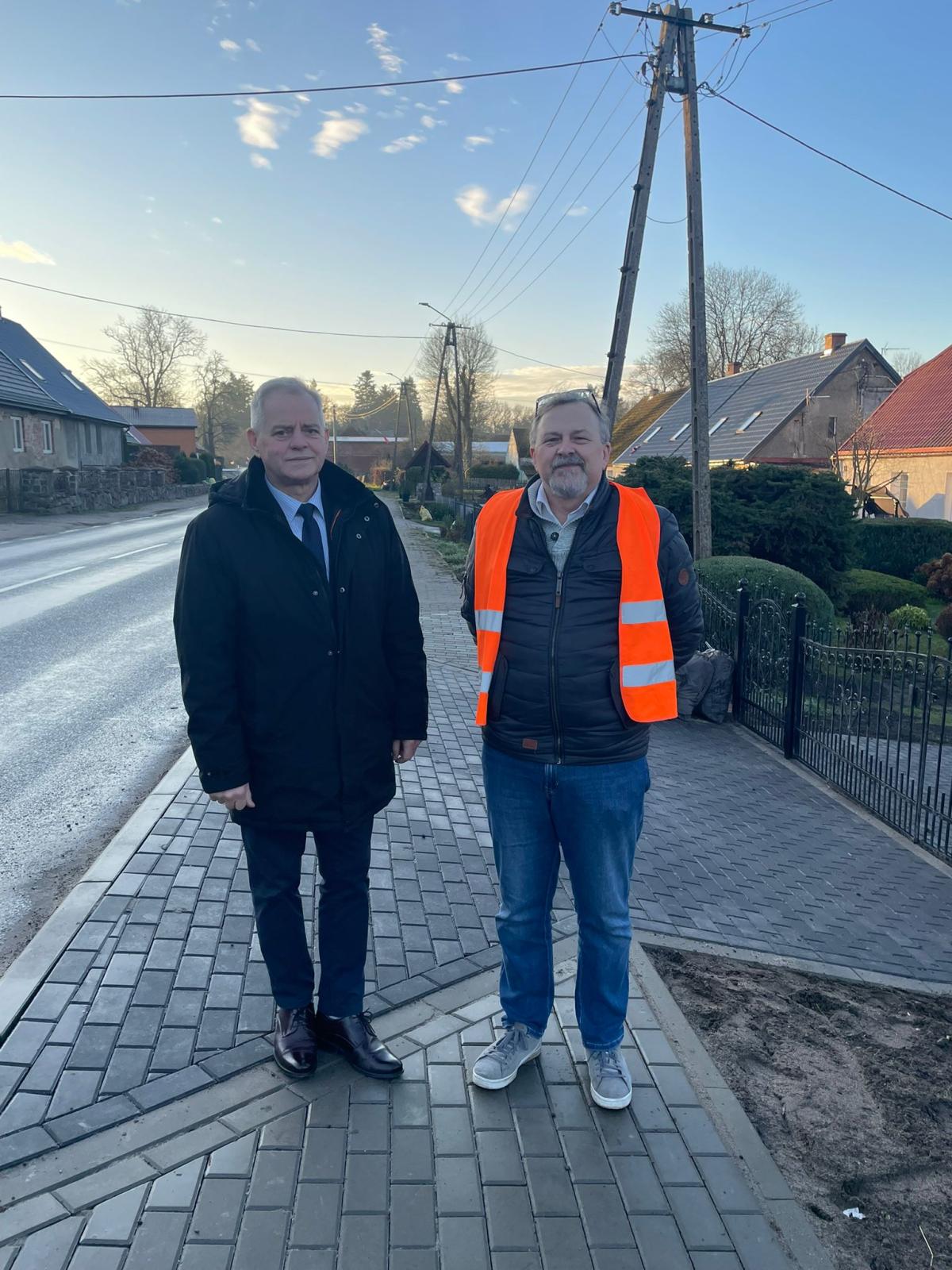 Przebudowa drogi dla pieszych w ciągu DW 163 w miejscowości Bolkowo