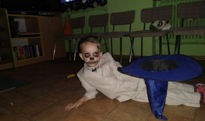 HALLOWEENOWE ZABAWY W FILII BIBLIOTECZNEJ W KOŁACZU