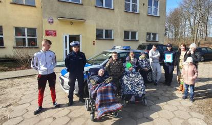 POLICJANCI Z WIZYTĄ W OŚRODKU REHABILITACYJNO - WYCHOWAWCZYM W TOPORZYKU