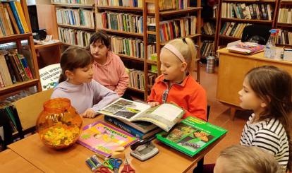 DZIEŃ MOTYLA W FILII BIBLIOTECZNEJ W REDLE