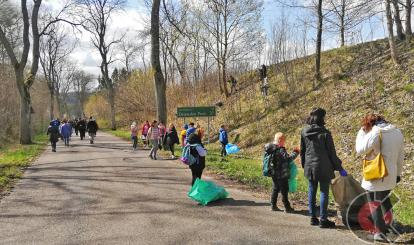SPRZĄTANIE ŚWIATA Z OKAZJI DNIA ZIEMI