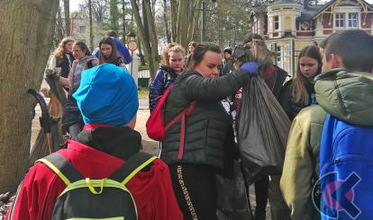 SPRZĄTANIE ŚWIATA Z OKAZJI DNIA ZIEMI