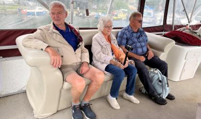Niemieccy turyści na wycieczce- rejs po Jeziorze Drawsko