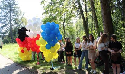 Balony w kolorach flag: polskiej, niemieckiej i ukraińskiej