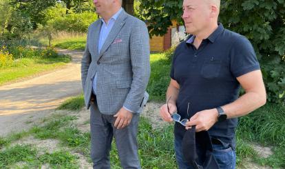 Burmistrz odebrał kolejny etap kanalizacji w Gawrońcu