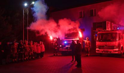 Uroczyste przekazanie samochodu z drabiną dla OSP Połczyn-Zdrój