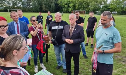 Festyn Rodzinny i Turniej Piłki Nożnej w Redle