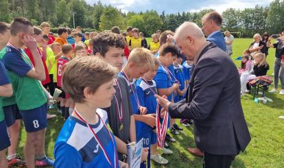 Festyn Rodzinny i Turniej Piłki Nożnej w Redle
