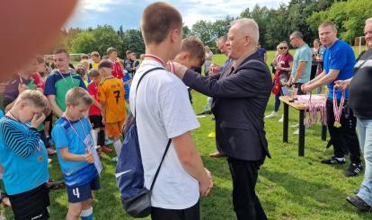 Festyn Rodzinny i Turniej Piłki Nożnej w Redle