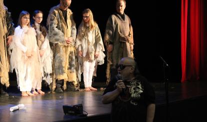 Spektakl teatralny pt. „OSTATNIE TYSIĄC MOTYLI” 