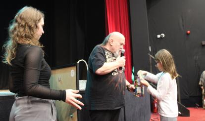 Spektakl teatralny pt. „OSTATNIE TYSIĄC MOTYLI” 