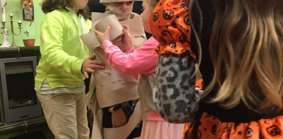HALLOWEENOWE ZABAWY W FILII BIBLIOTECZNEJ W KOŁACZU