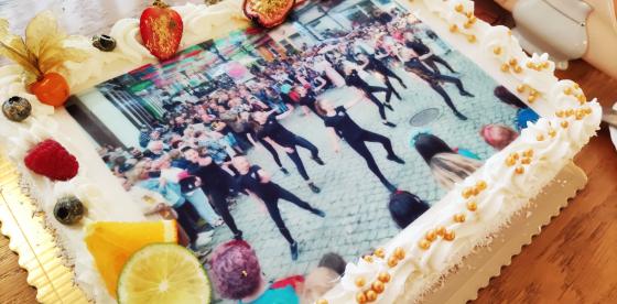 Tort z podobiznami tancerzy