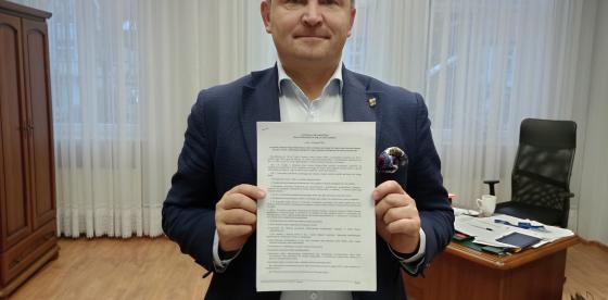 Burmistrz prezentuje uchwałę
