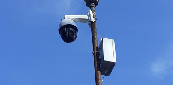 Kamera mobilna miejskiego monitoringu na ulicy Wąskiej w Połczynie-Zdroju