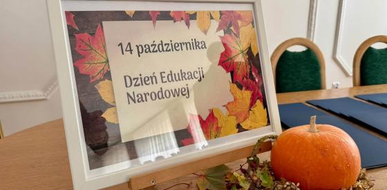 WRĘCZENIE NAGRÓD BURMISTRZA Z OKAZJI DNIA EDUKACJI NARODOWEJ 2026🌹