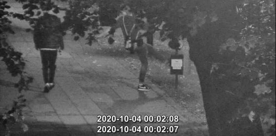 nagranie z kamery aktu wandalizmu