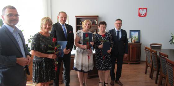 Tuż po nominacji Burmistrz złożył gratulacje dla Dyrektorów