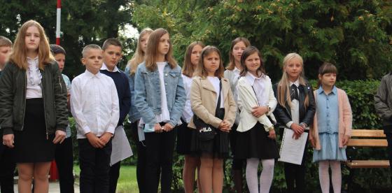 Uczniowie podczas uroczystości