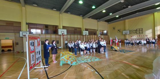 Obchody Narodowego Święta Niepodległości w Redle 2022- Szkoła Podstawowa