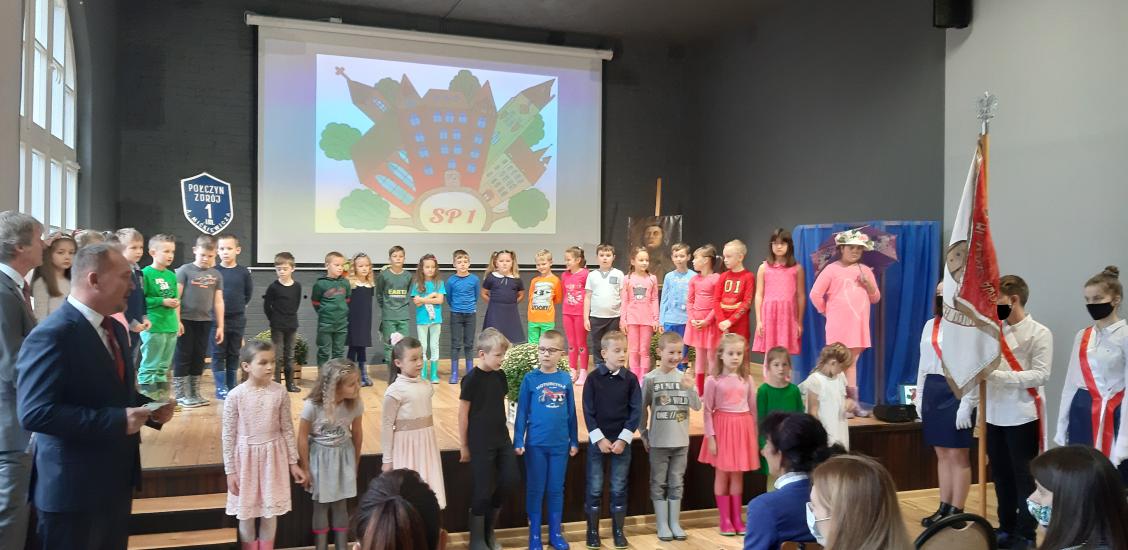 Uczniowie klas pierwszych