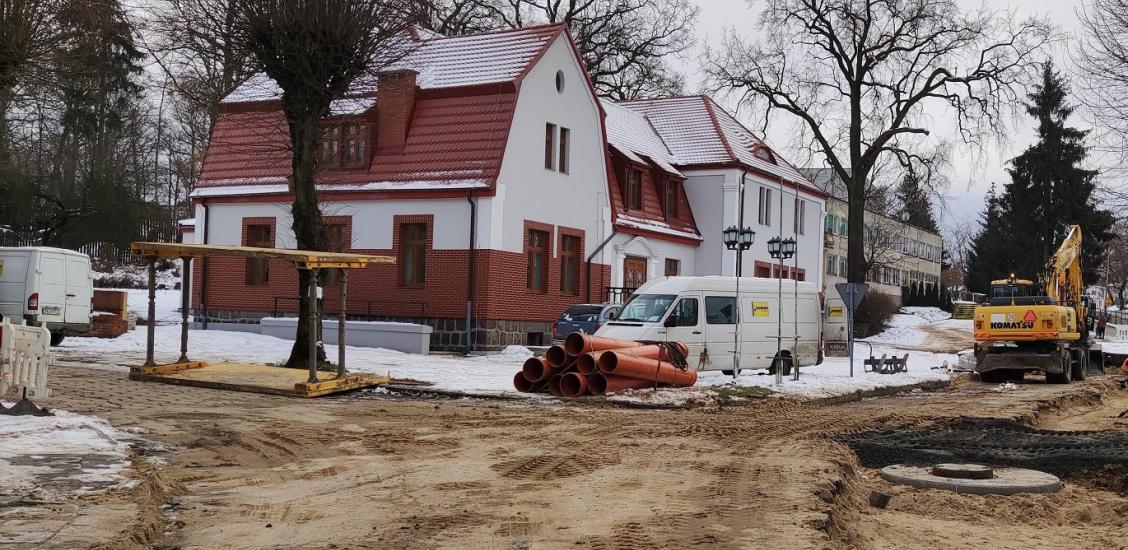 Remontowany jest nie tylko budynek CK ale i okoliczne drogi oraz sieci podziemne fot. Marcin Catewicz