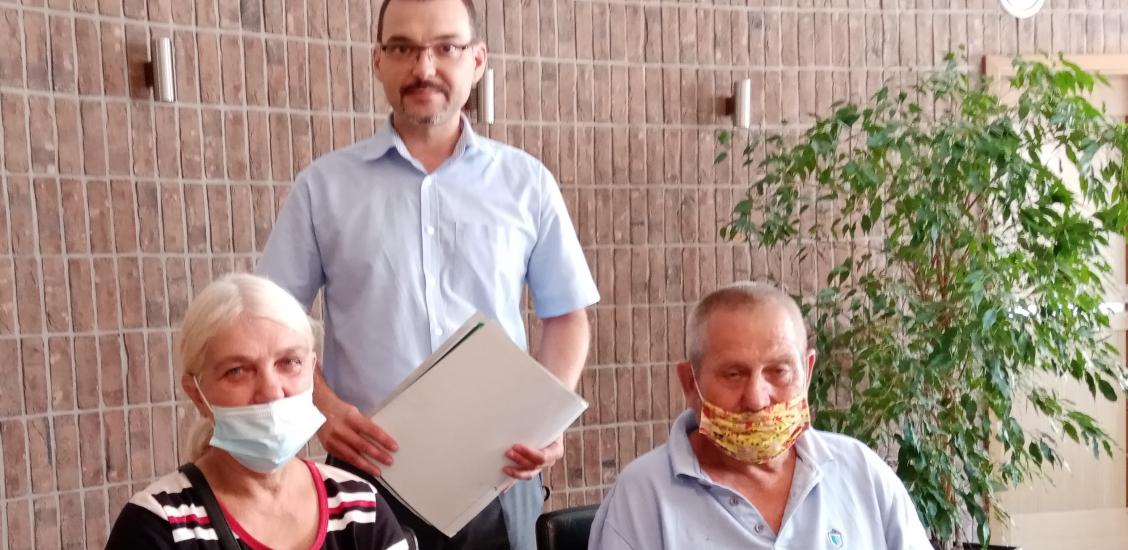 Danuta i Stanisław Szylak właśnie stali się właścicielami mieszkania