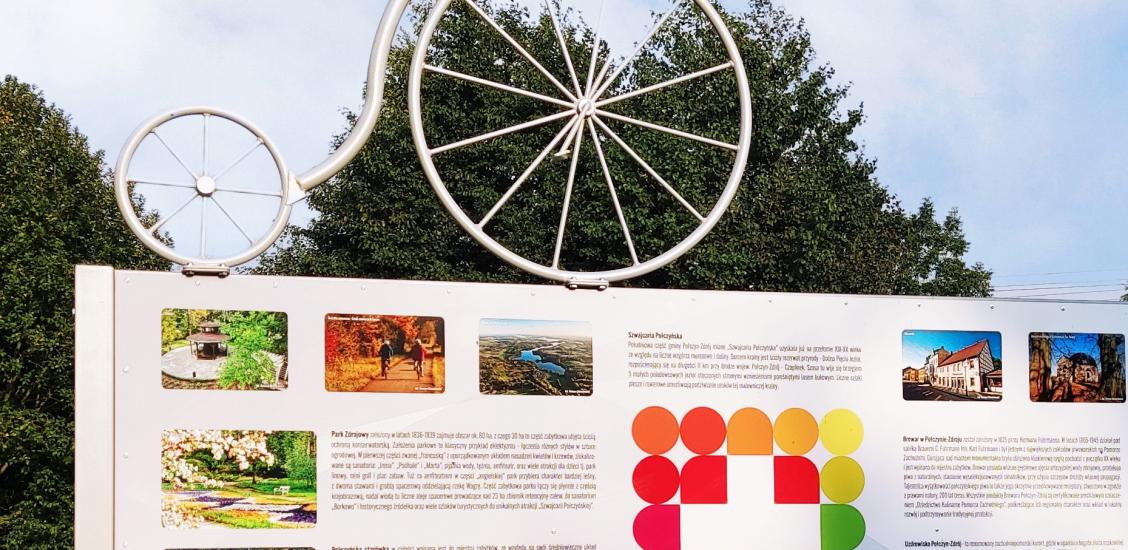 Bicykl jest widoczny z drogi Połczyn-Świdwin. To wjazd na ścieżkę rowerową