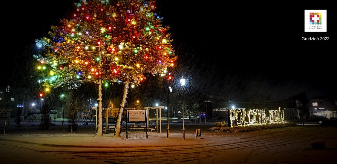 Widok na zaśnieżony Plac Tysiąclecia w Połczynie-Zdroju