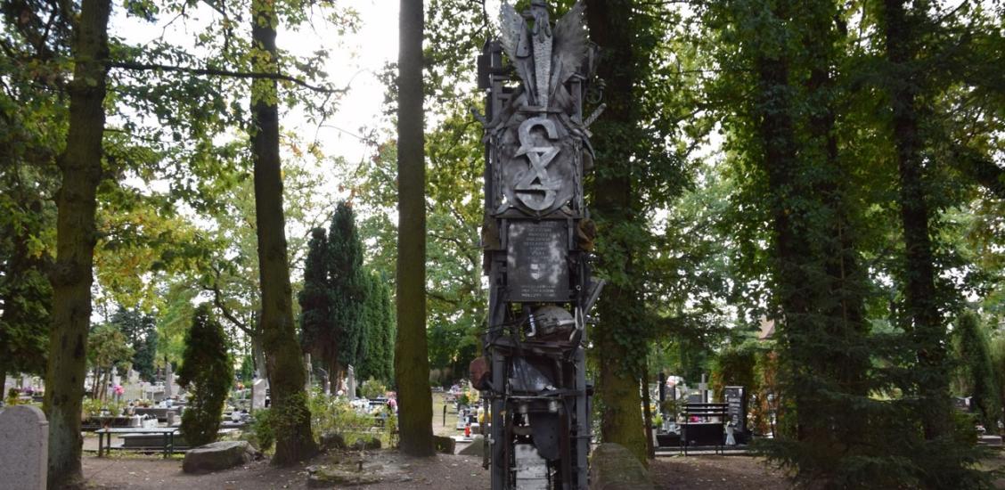 Pomnik Sybiraków na cmentarzu komunalnym w Połczynie- Zdroju