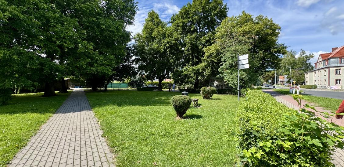  Zadanie pn. „Utworzenie zielonego skweru wypoczynkowo-rekreacyjnego przy ul. Ogrodowej w Połczynie- Zdroju”